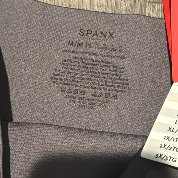 Spanx Cropped Look At Me Now Seamless Leggings Size Medium Brand New With Tags - Picture 7 of 7